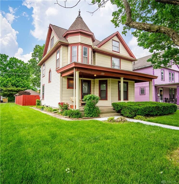Property Photo: 129 E Central Avenue OH 45449