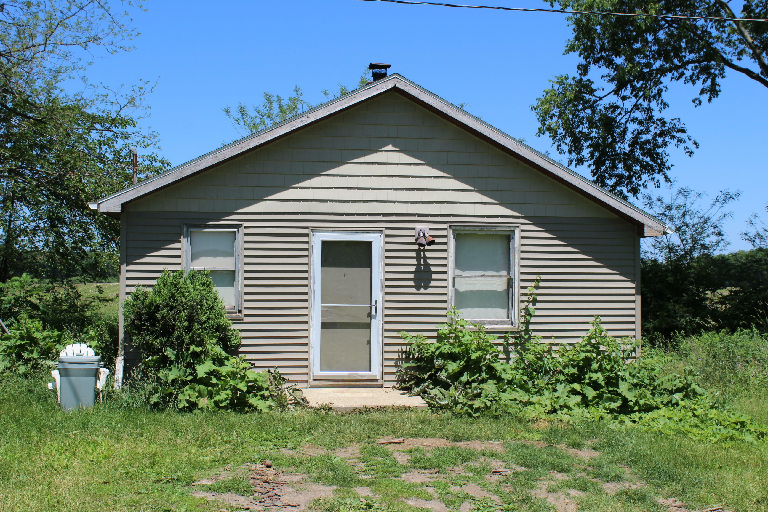 Property Photo:  7147 Smith Road  MI 49102 