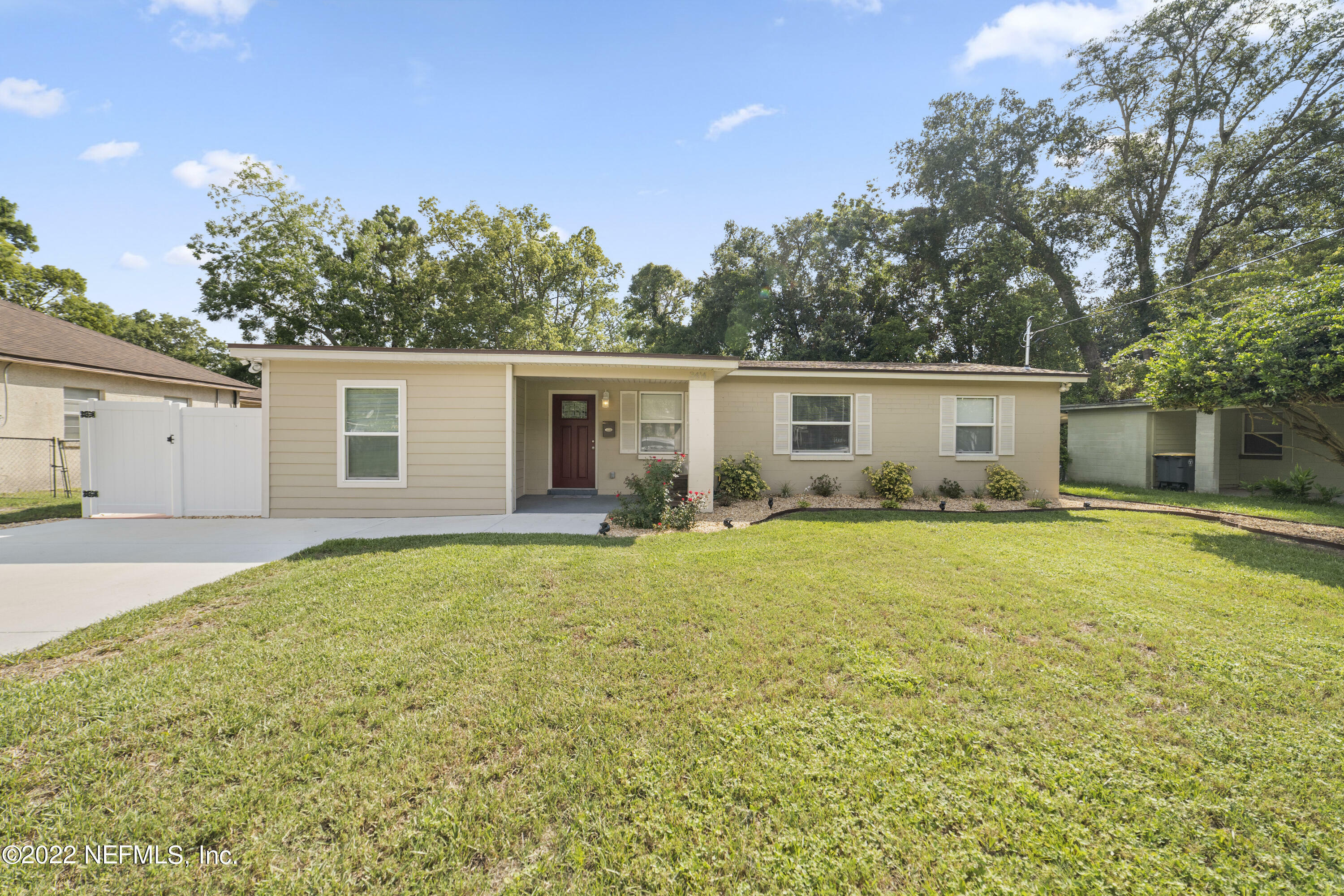 Property Photo:  3414 Inwood Circle E  FL 32207 