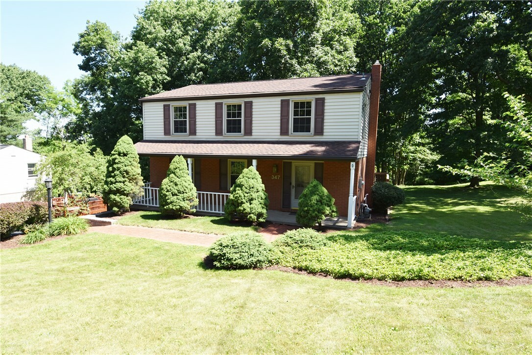 Property Photo:  347 Lincoln Dr  PA 15241 