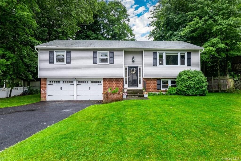 Property Photo:  280 Cromwell Hill Road  NY 10950 