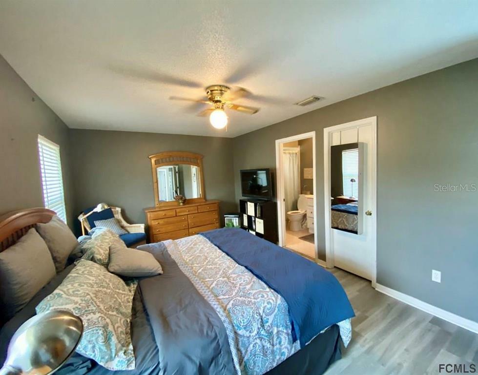 Property Photo: 2 Fellowship Drive FL 32137