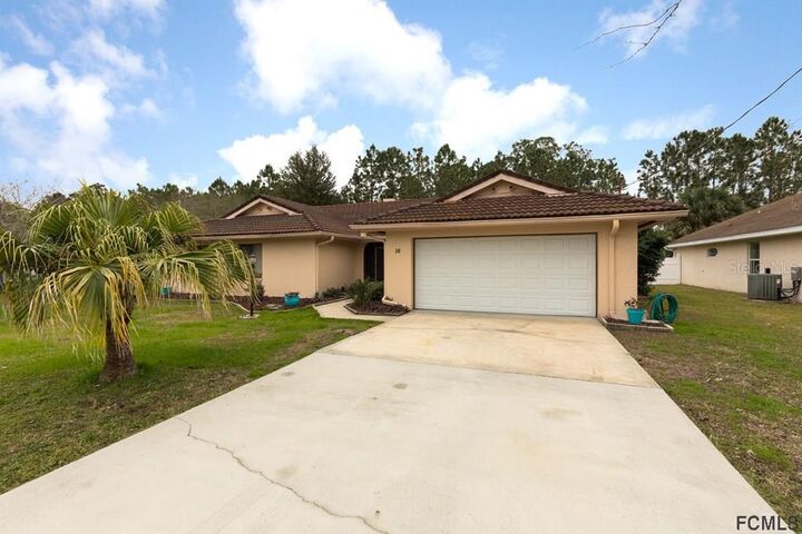 Property Photo:  16 Burnside Drive  FL 32137 