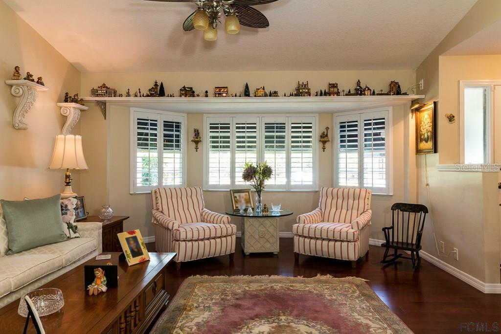 Property Photo:  50 Colechester Lane  FL 32137 