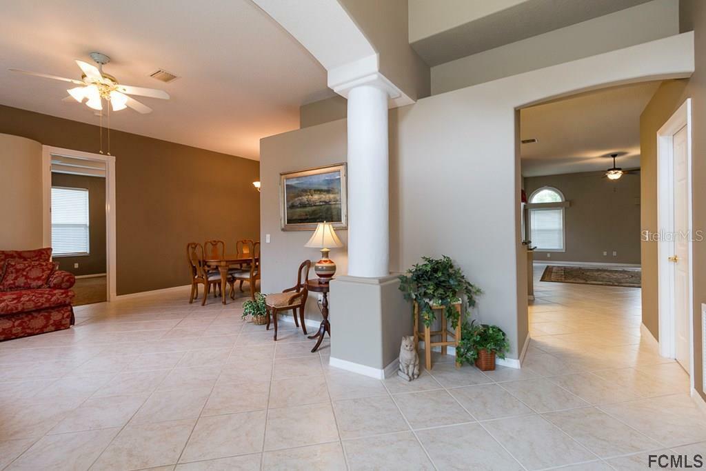 Property Photo: 10 Eight Iron Place FL 32164