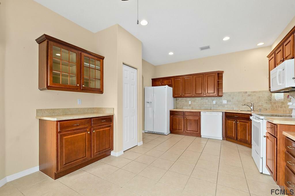 Property Photo:  28 Raintree Circle  FL 32164 