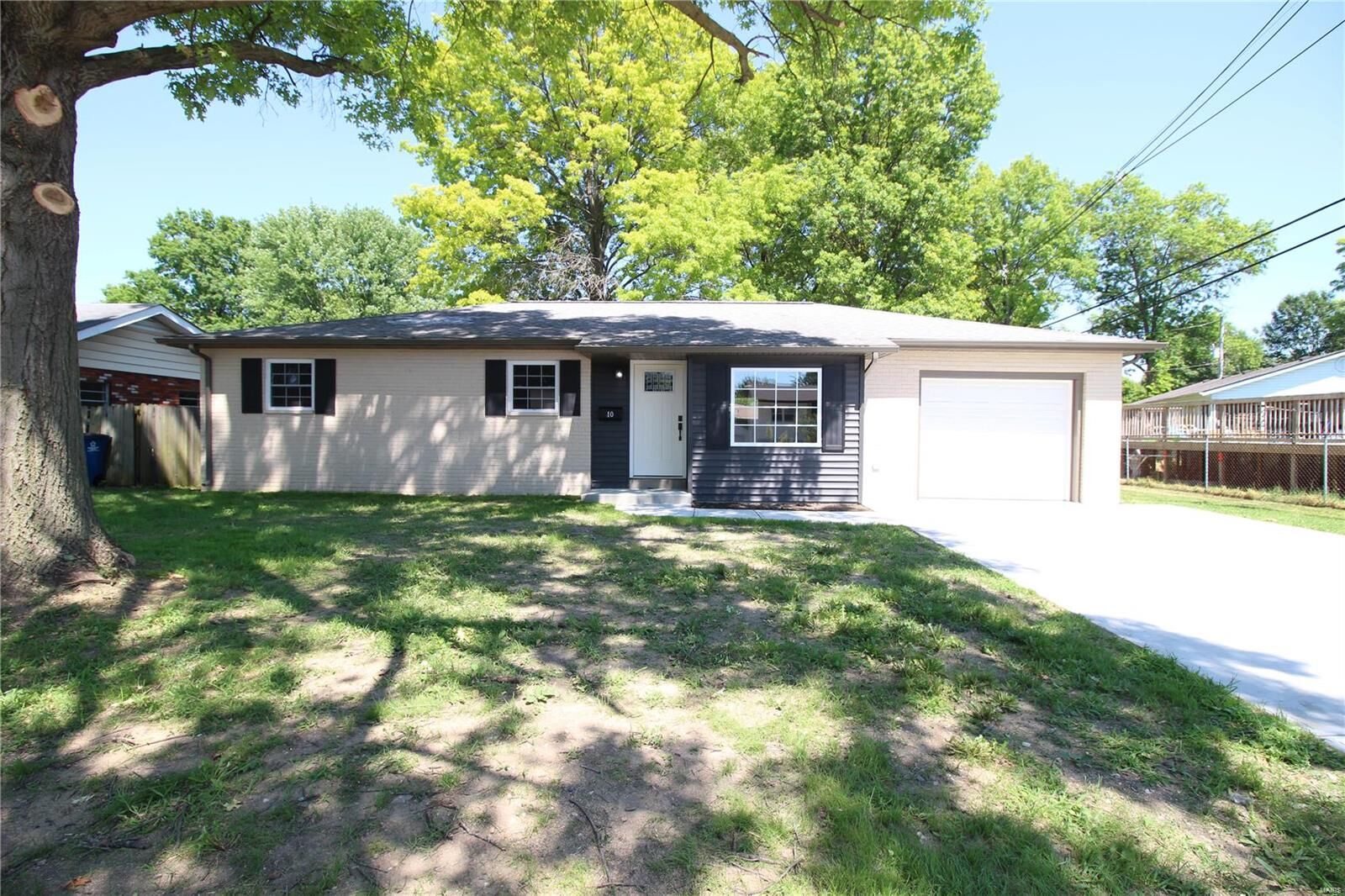 Property Photo: 10 Snowbird Lane IL 62040
