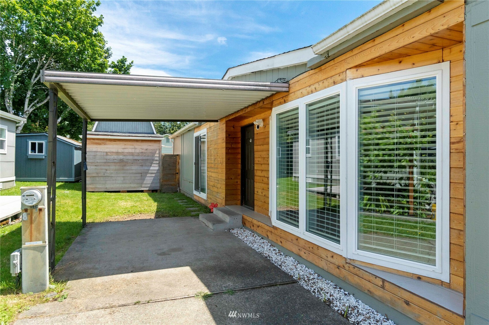 Property Photo: 37106 26th Place S WA 98003