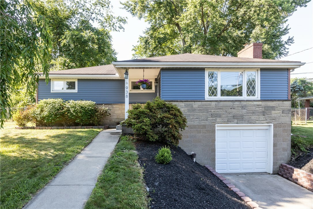 Property Photo:  938 E Arcadia Drive  PA 15237 