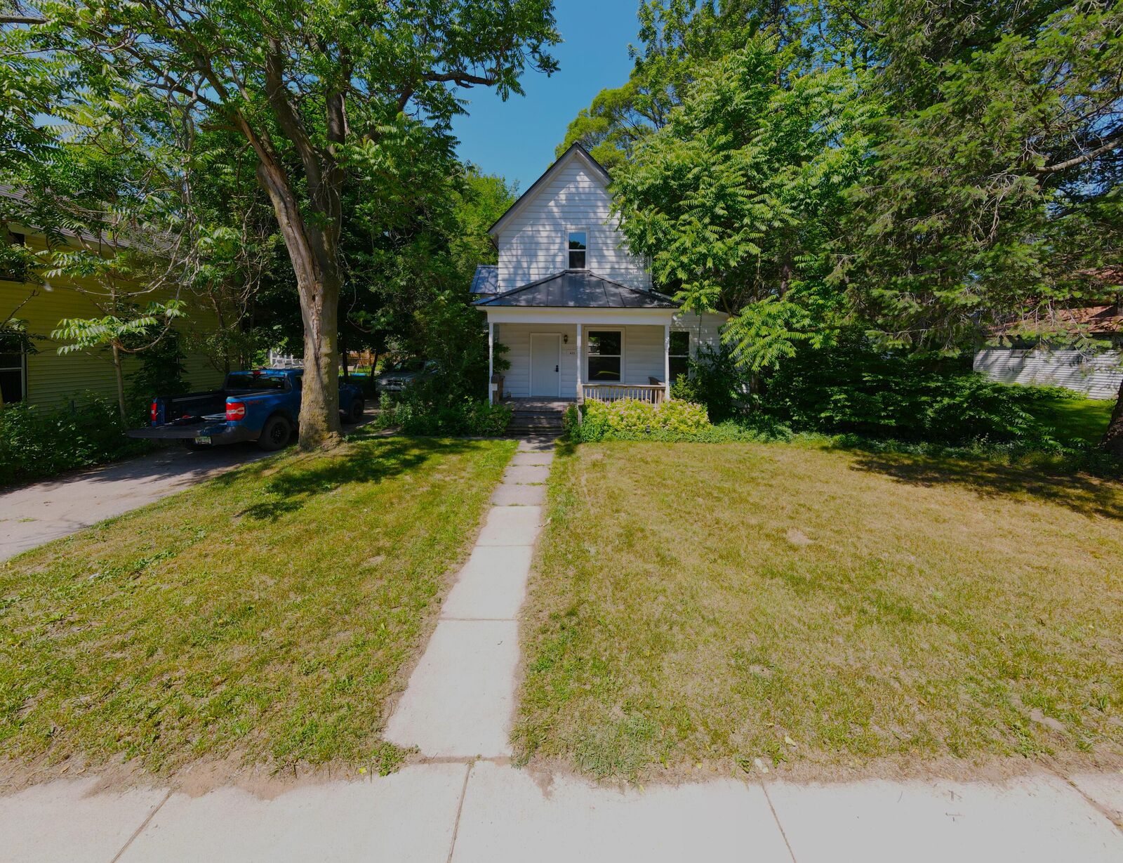 Property Photo: 415 N Lansing Street MI 48858