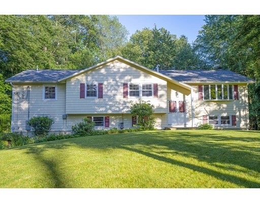 Property Photo:  8 Donald Circle  MA 01810 