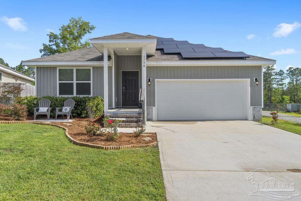 Property Photo: 5790 Paddock Way FL 32526