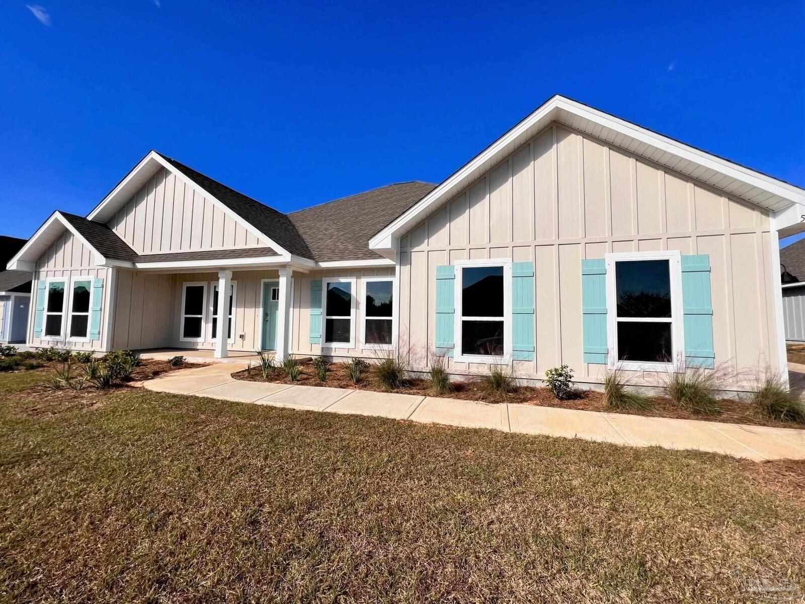 Property Photo: 5543 Blake Ln FL 32571