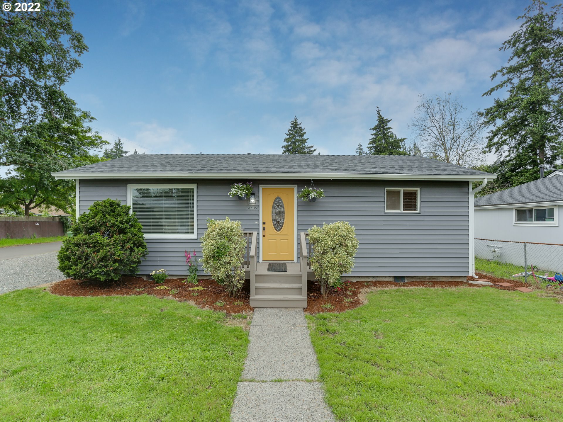 Property Photo:  9709 SE 66th Ave  OR 97222 