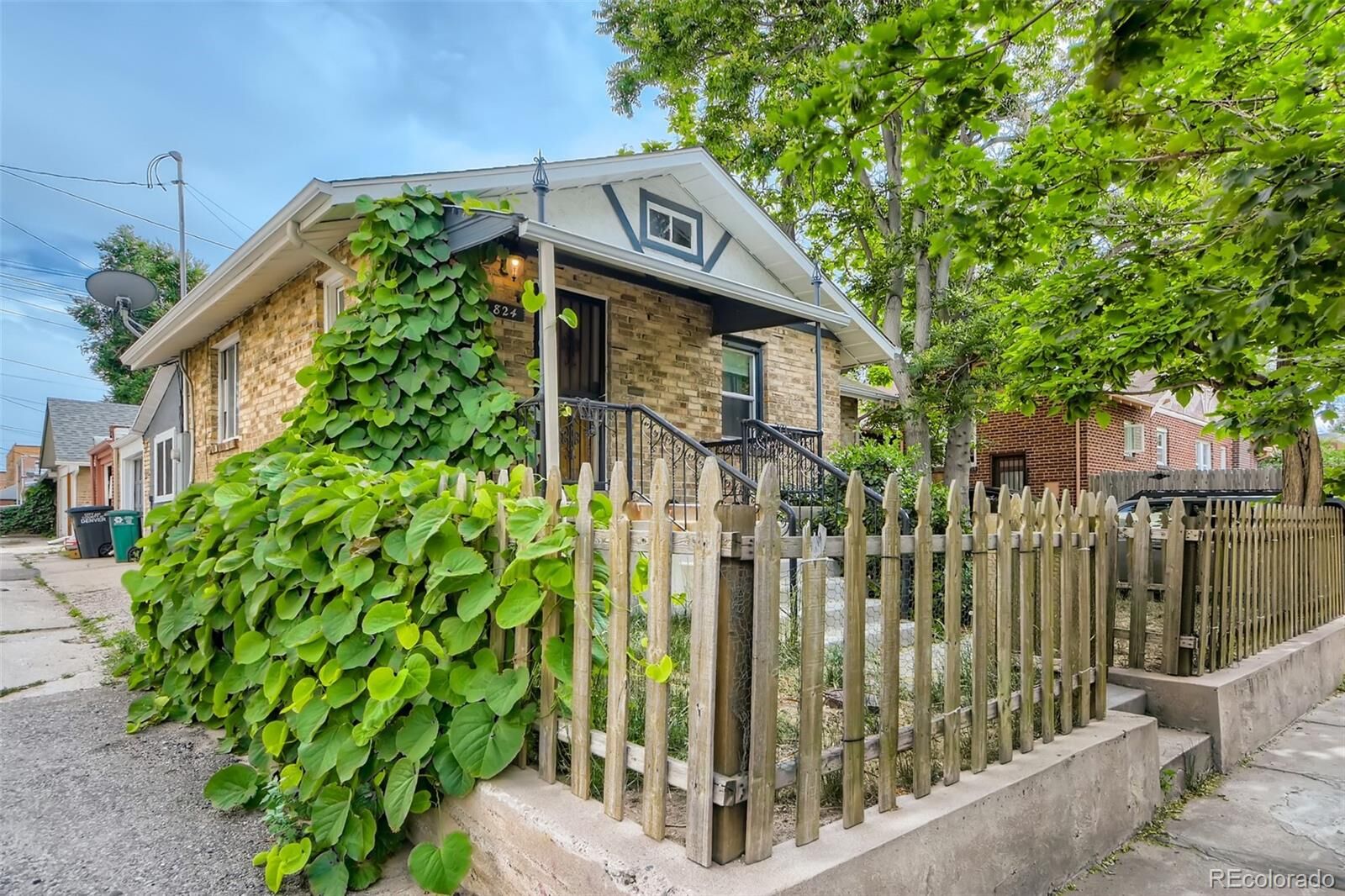 Property Photo: 822 E 1st Avenue CO 80218