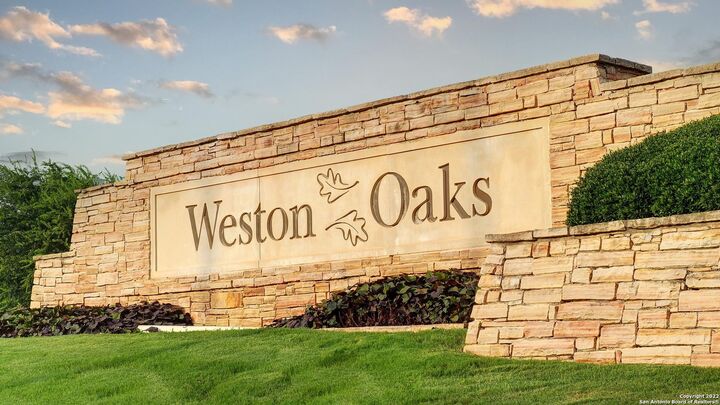 Property Photo:  716 Fort Leonard  TX 78245 