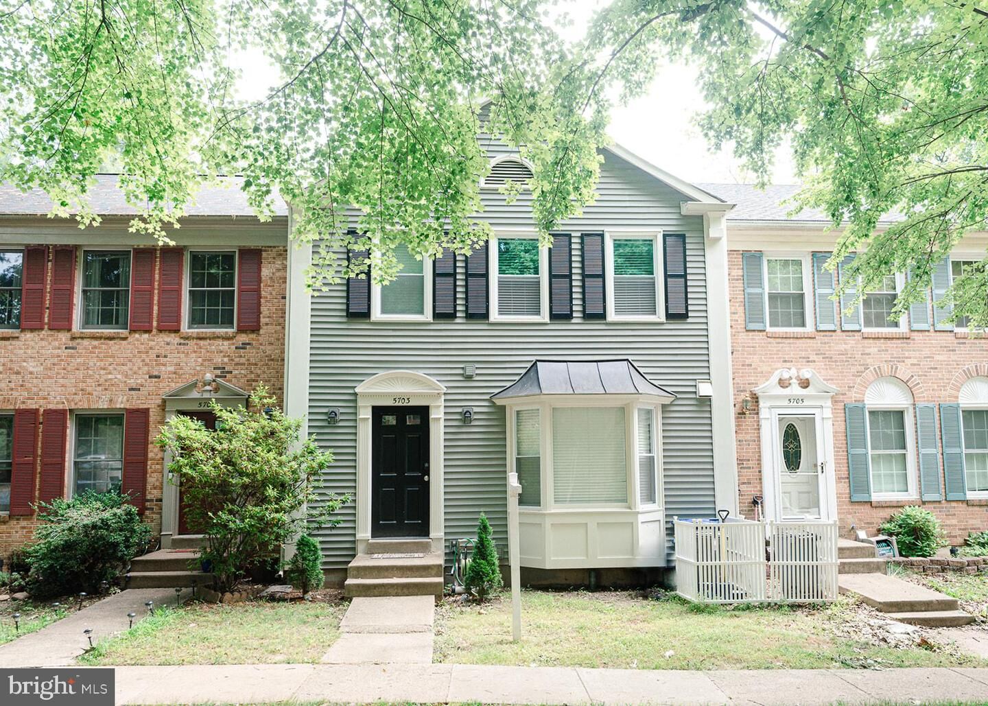 Property Photo: 5703 Oakshore Court VA 22015