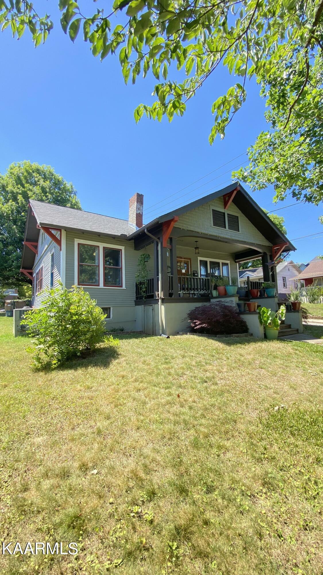 Property Photo:  1321 N 4th Ave  TN 37917 