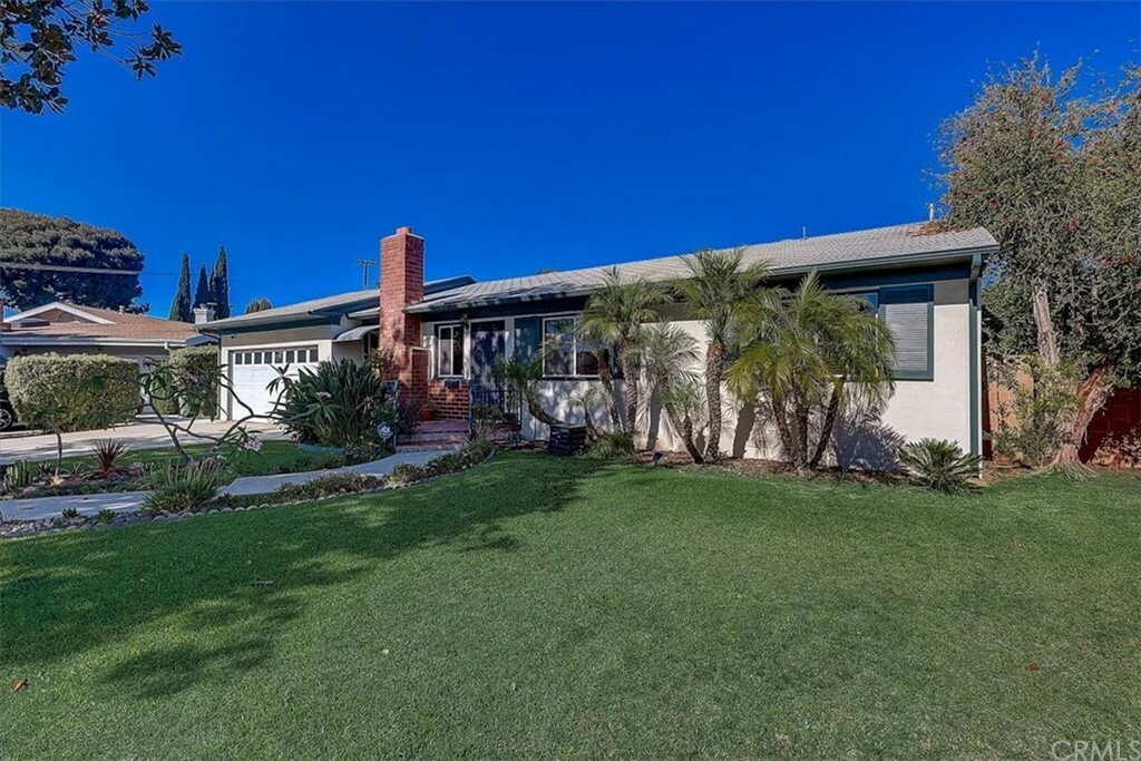 Property Photo: 1346 S Easy Way CA 92804