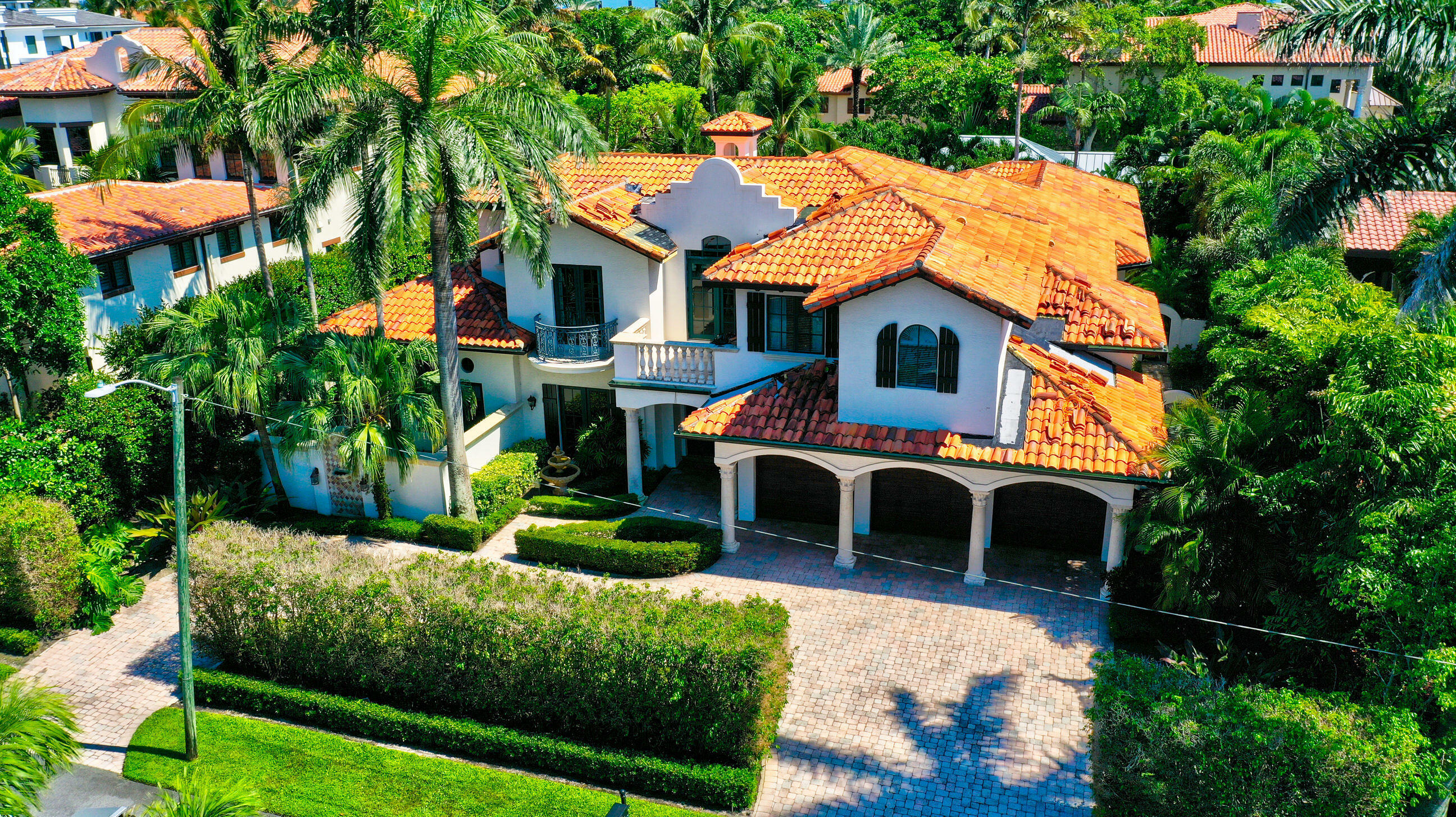 Property Photo: 1218 Harbor Drive FL 33483