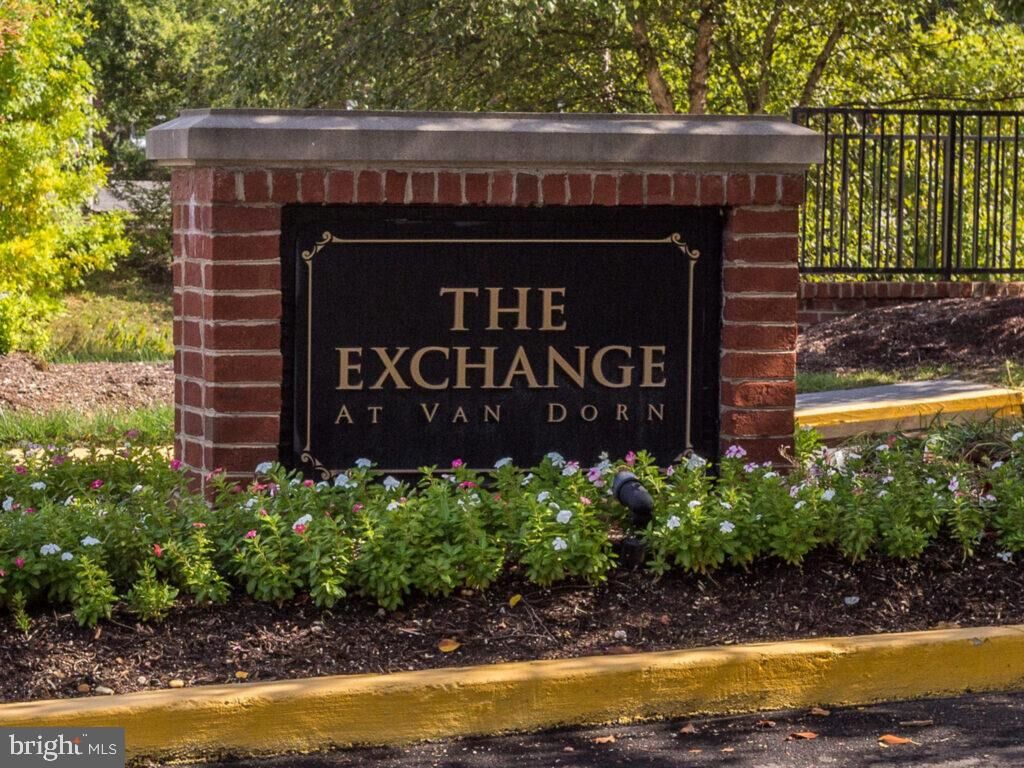 Property Photo:  4854 Eisenhower Avenue 245  VA 22304 