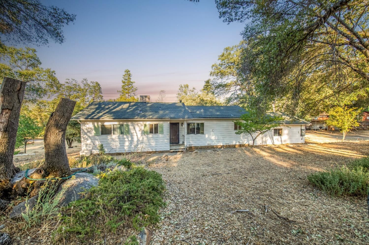 Property Photo: 51290 Beasore Road CA 93644