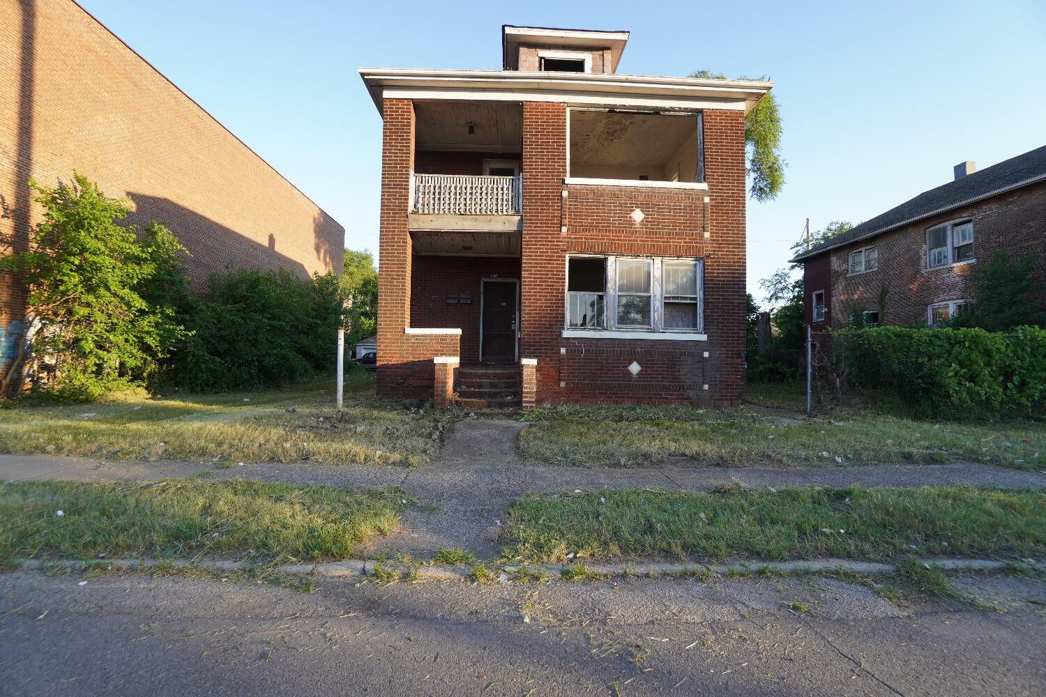 Property Photo:  917 W 11th Avenue  IN 46402 