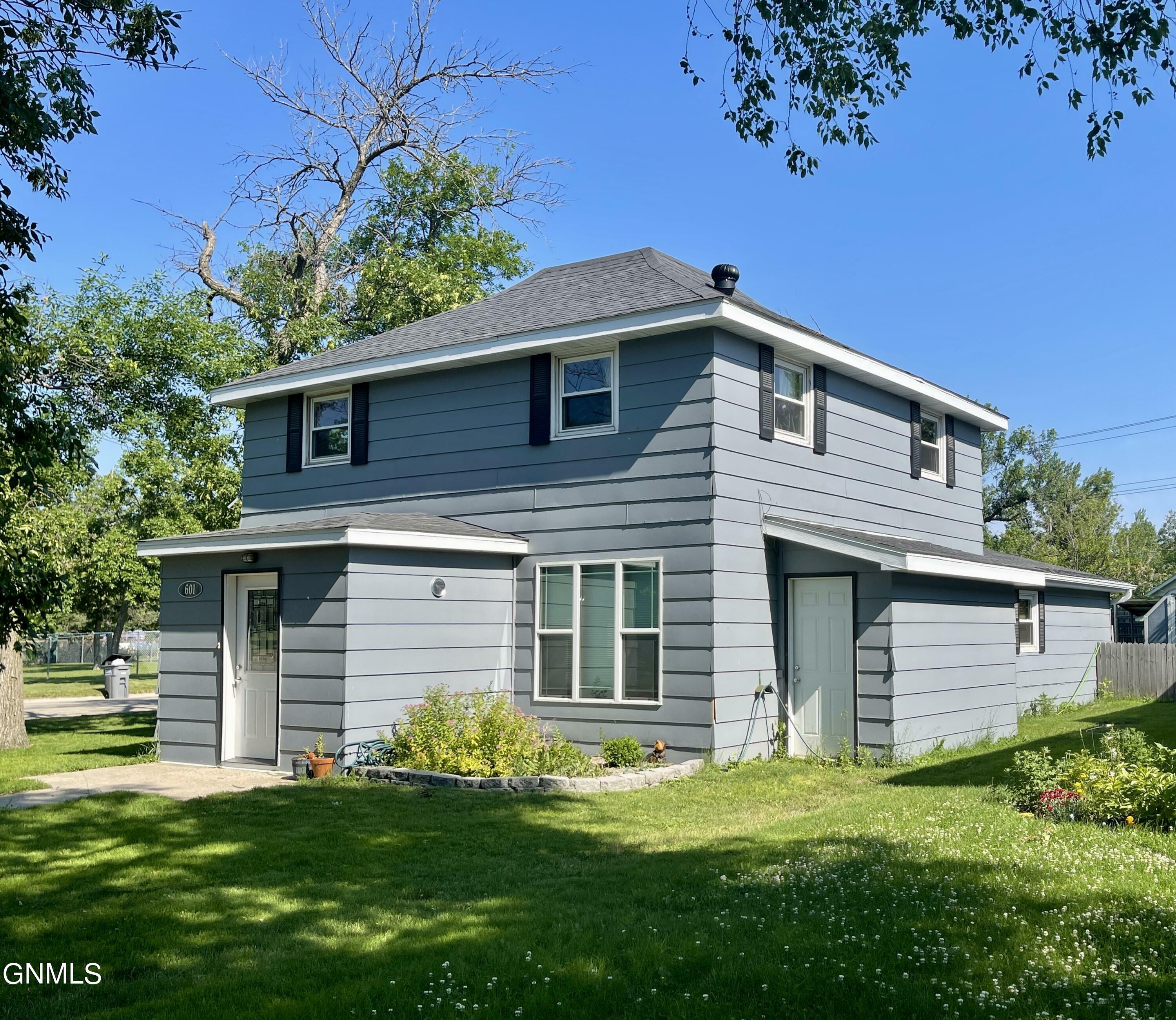 Property Photo:  601 2nd Street S  ND 58436 