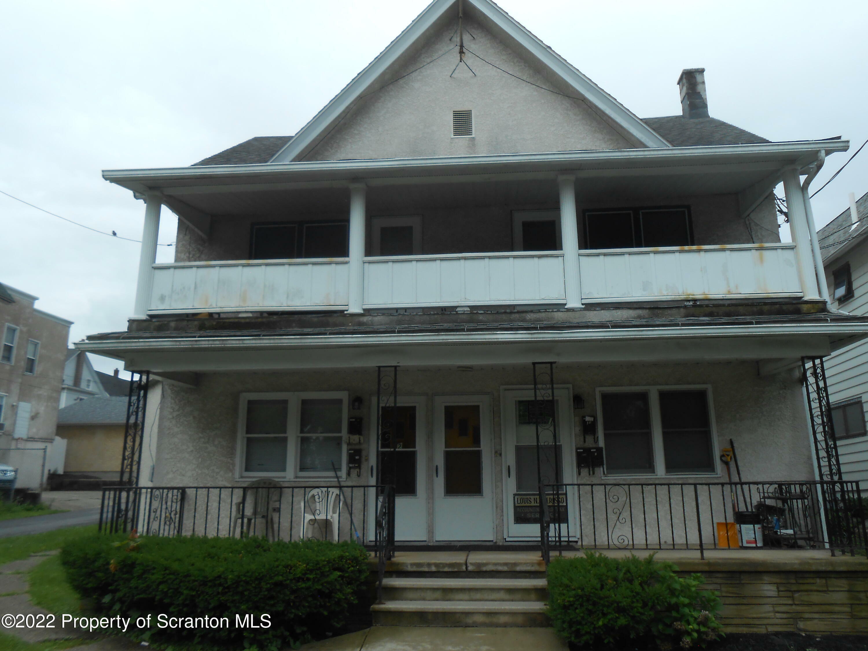 Property Photo:  105 W 107 109 Warren 3rd Floor Street  PA 18512 