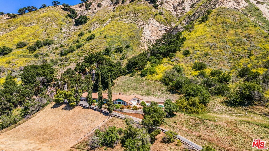 Property Photo:  8736 Nye Road  CA 93001 