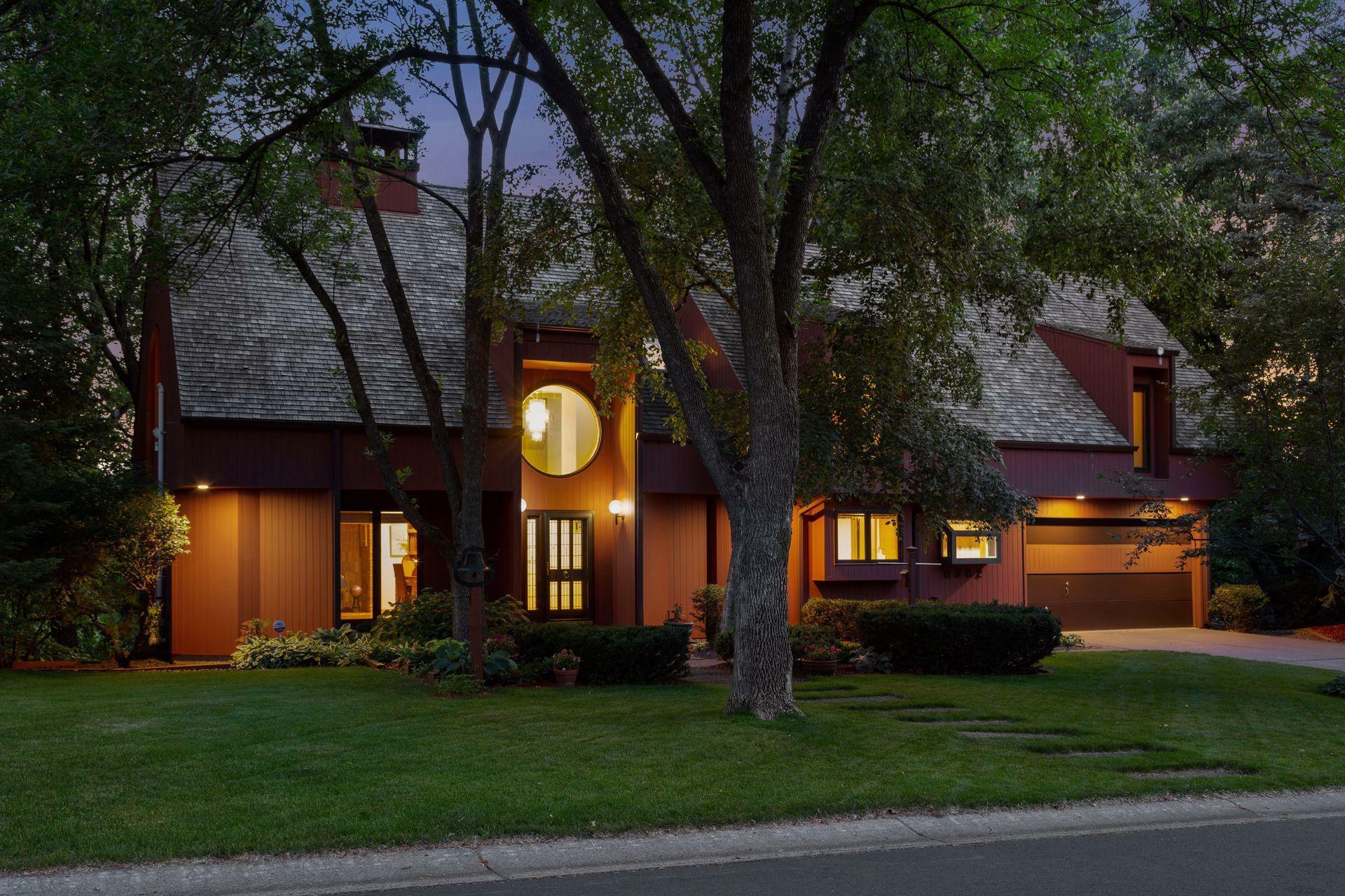 Property Photo: 6982 Edgebrook Place MN 55346