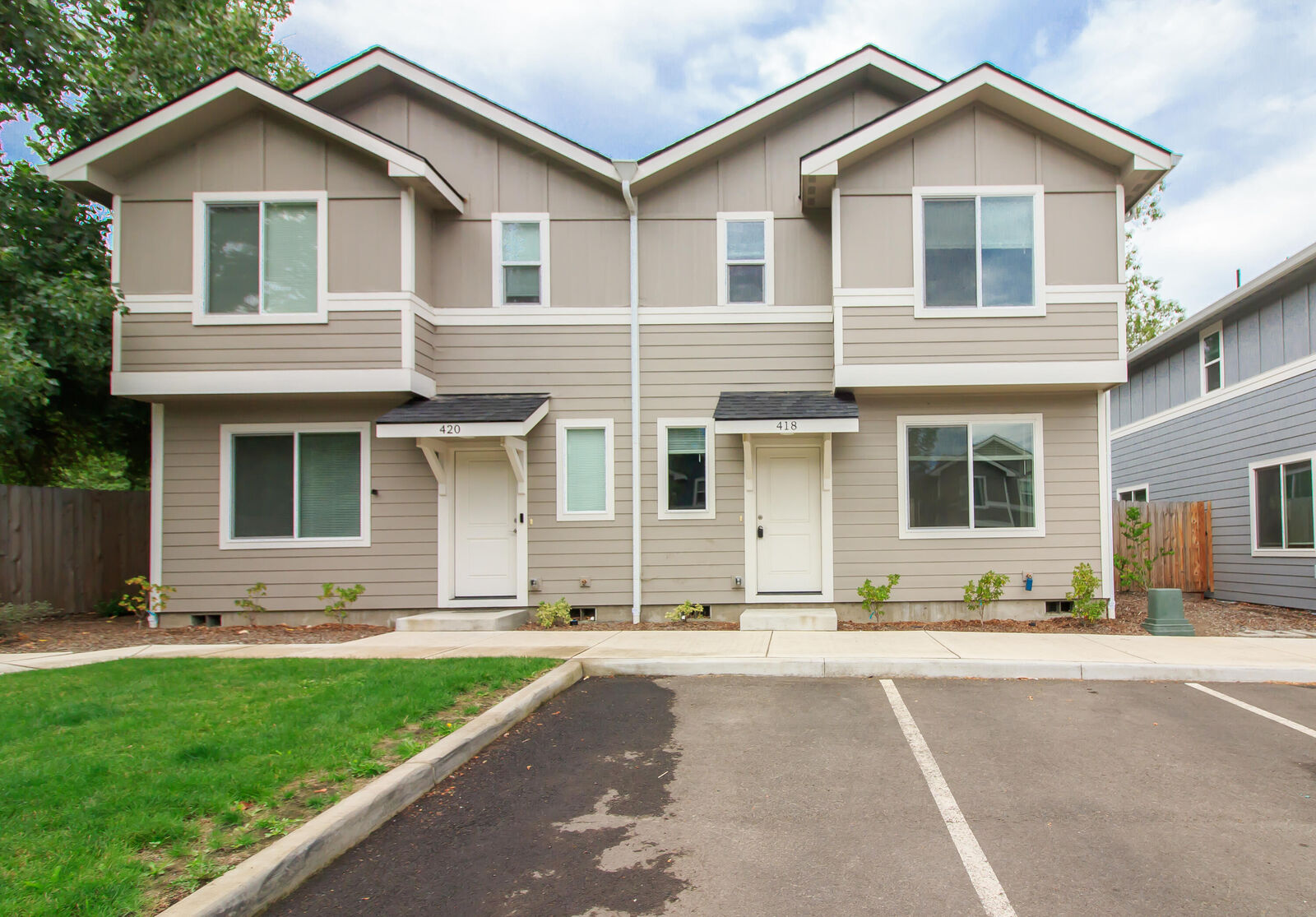 Property Photo: 418 Oak Street OR 97535