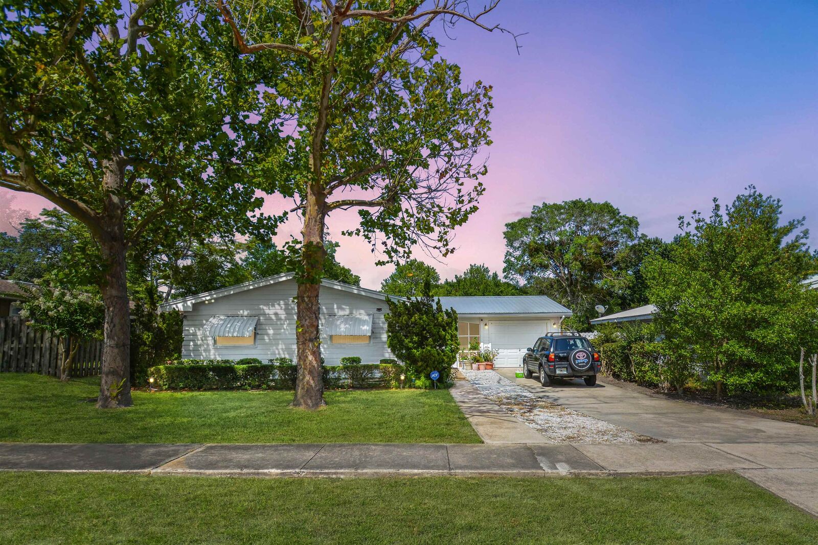 Property Photo: 166 Deltona Blvd FL 32086-0000
