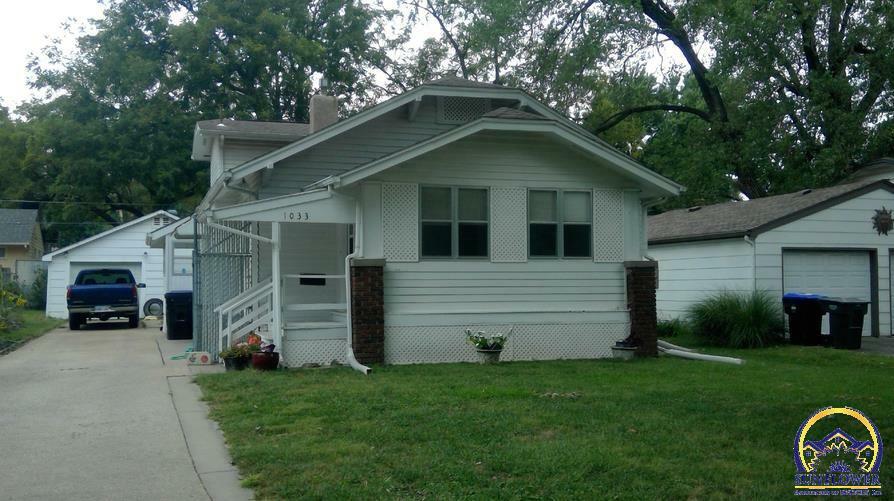 Property Photo:  1033 SW Billard Ave  KS 66604 