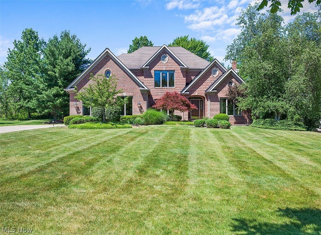 Property Photo: 9875 North Pointe Circle OH 44141