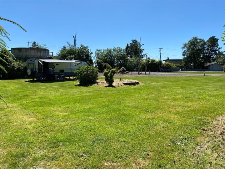 4268 Paul Bunyon Drive  Tokeland WA 98590 photo