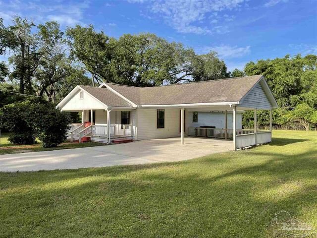 Property Photo: 4560 Trice Road FL 32571