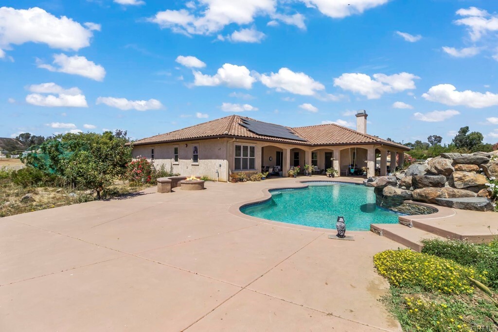 Property Photo: 958 Heritage Ranch Road CA 92065