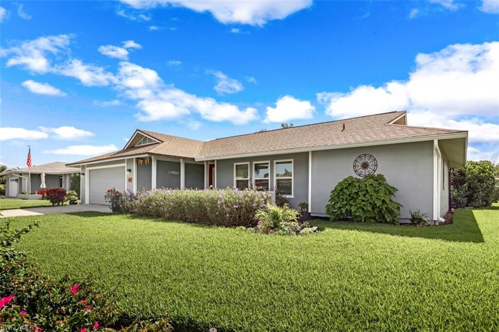 Property Photo:  217 Dent Dr  FL 34112 