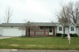 Property Photo:  6160 King Arthur Circle  MI 48473 