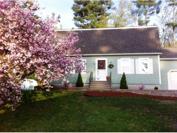 Property Photo: 5 Carson Circle NH 03062