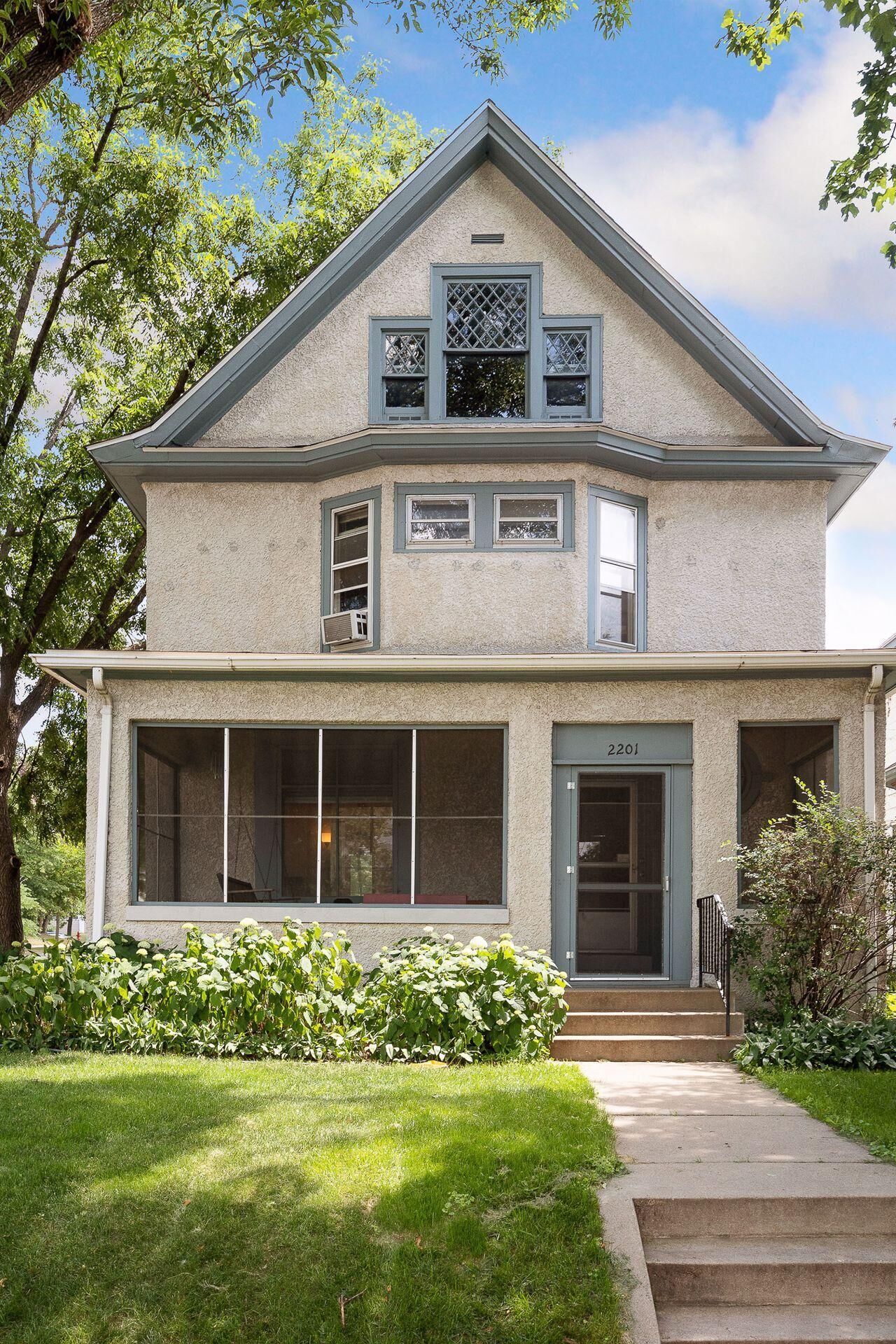 Property Photo:  2201 Grand Avenue S  MN 55405 