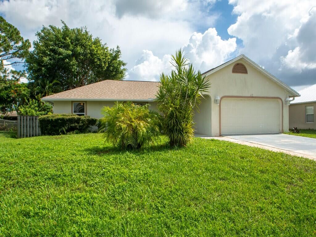 Property Photo:  117 SW Fairview Avenue  FL 34983 