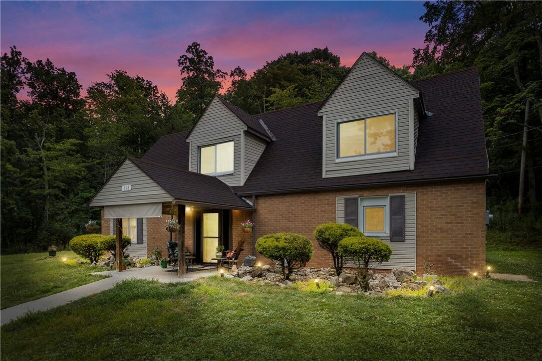 Property Photo: 118 Fitzsimmons Lane PA 15146