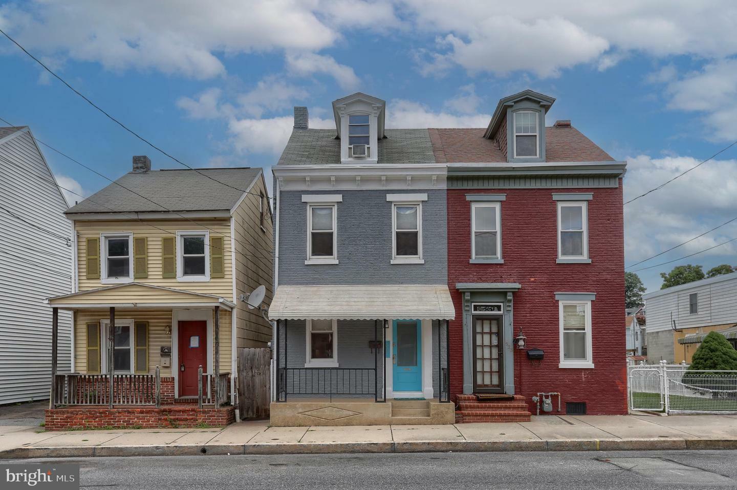 Property Photo:  521 Union Street  PA 17512 