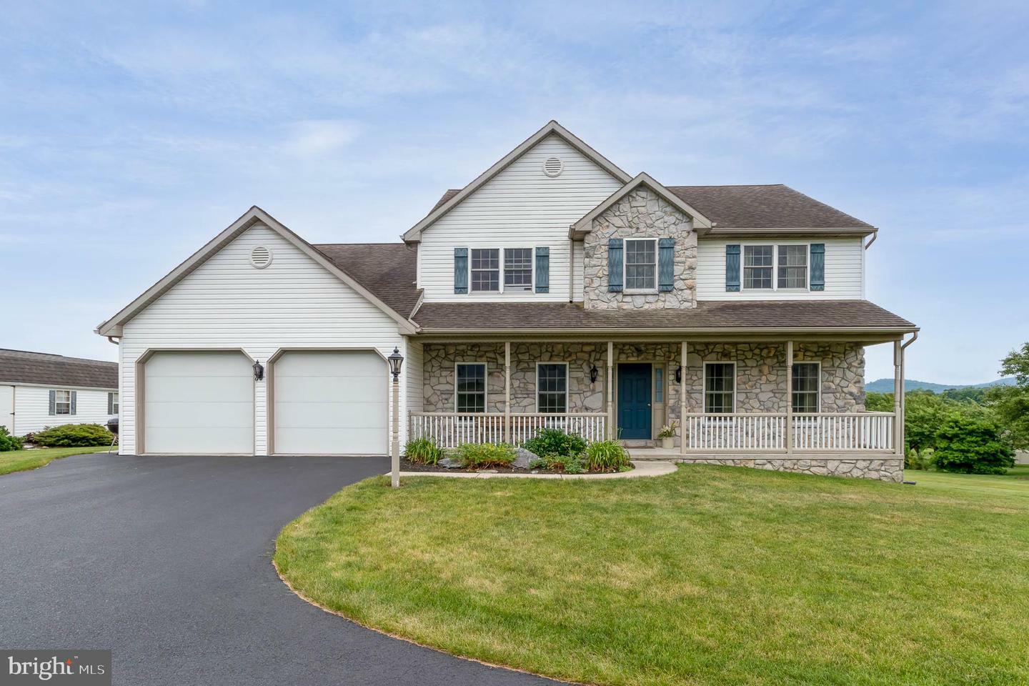 Property Photo: 239 Rock Point Road PA 17547