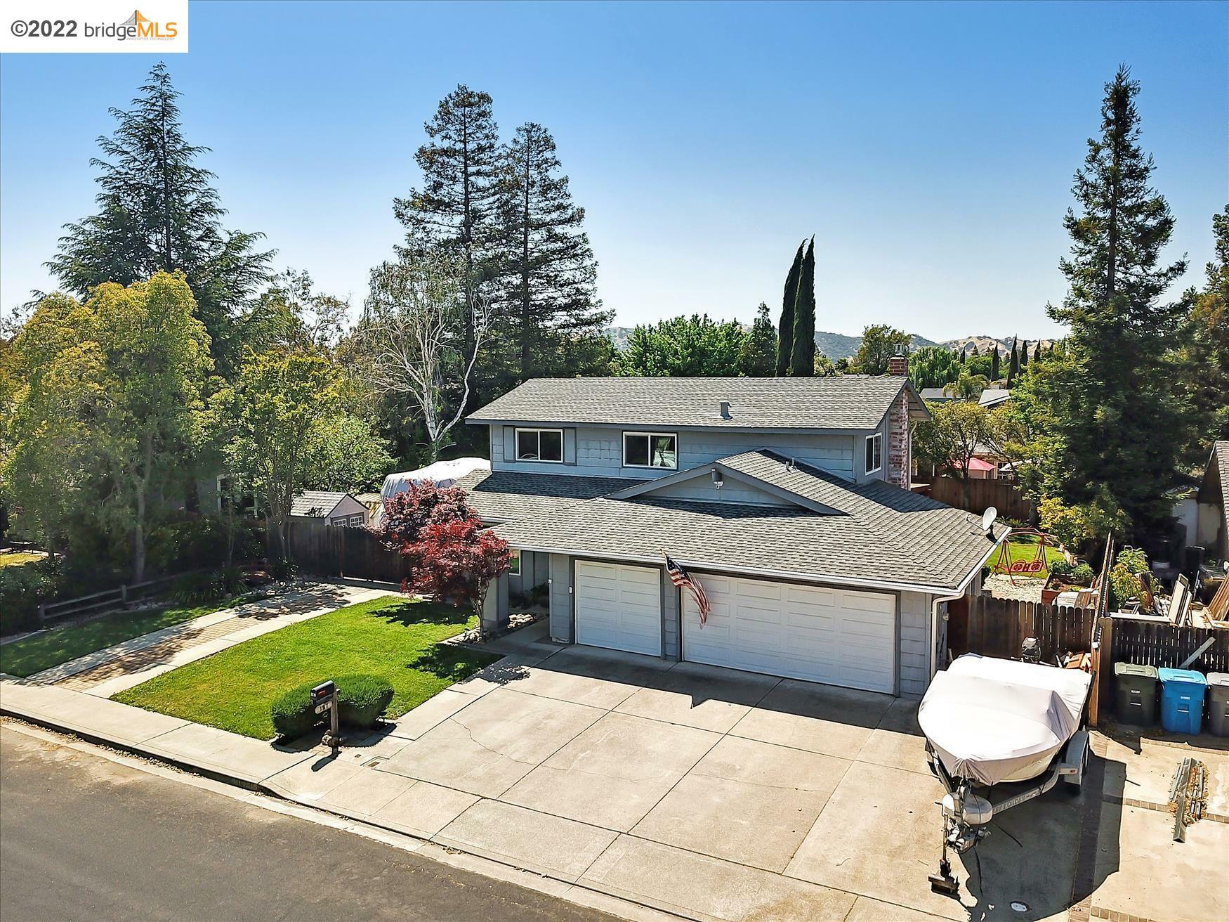 Property Photo:  167 Lexington Ct  CA 95687 