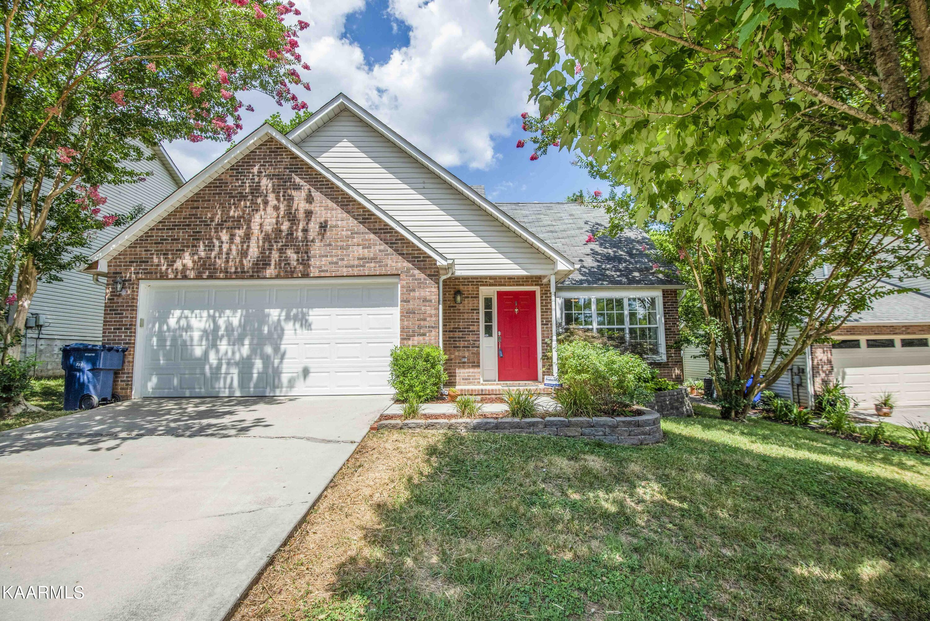 Property Photo: 709 Settlers Pond Way TN 37923