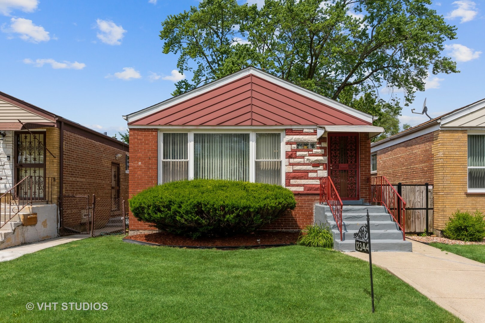 Property Photo:  12344 S Honore Street  IL 60827 