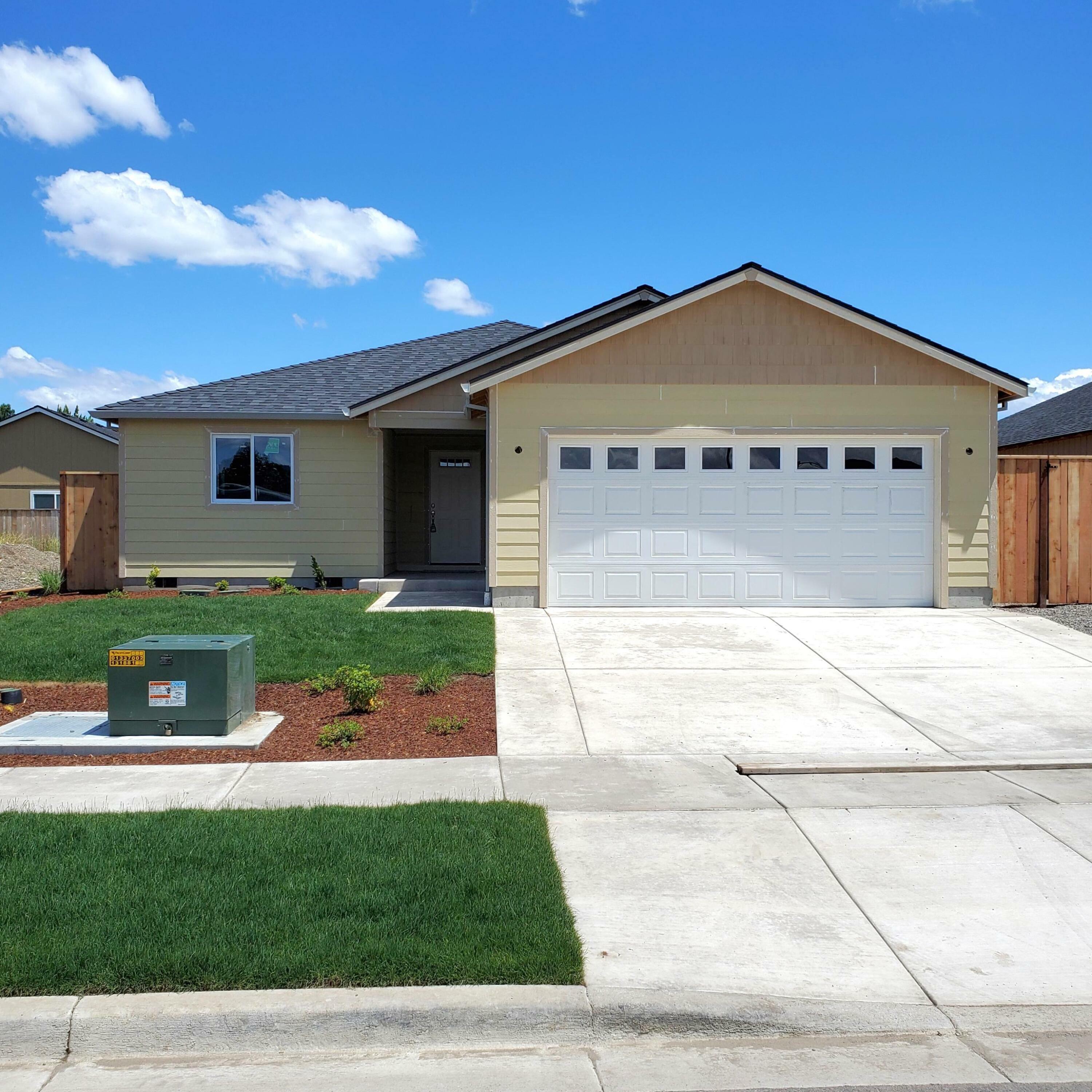 Property Photo:  2812 Orrin Drive  OR 97501 